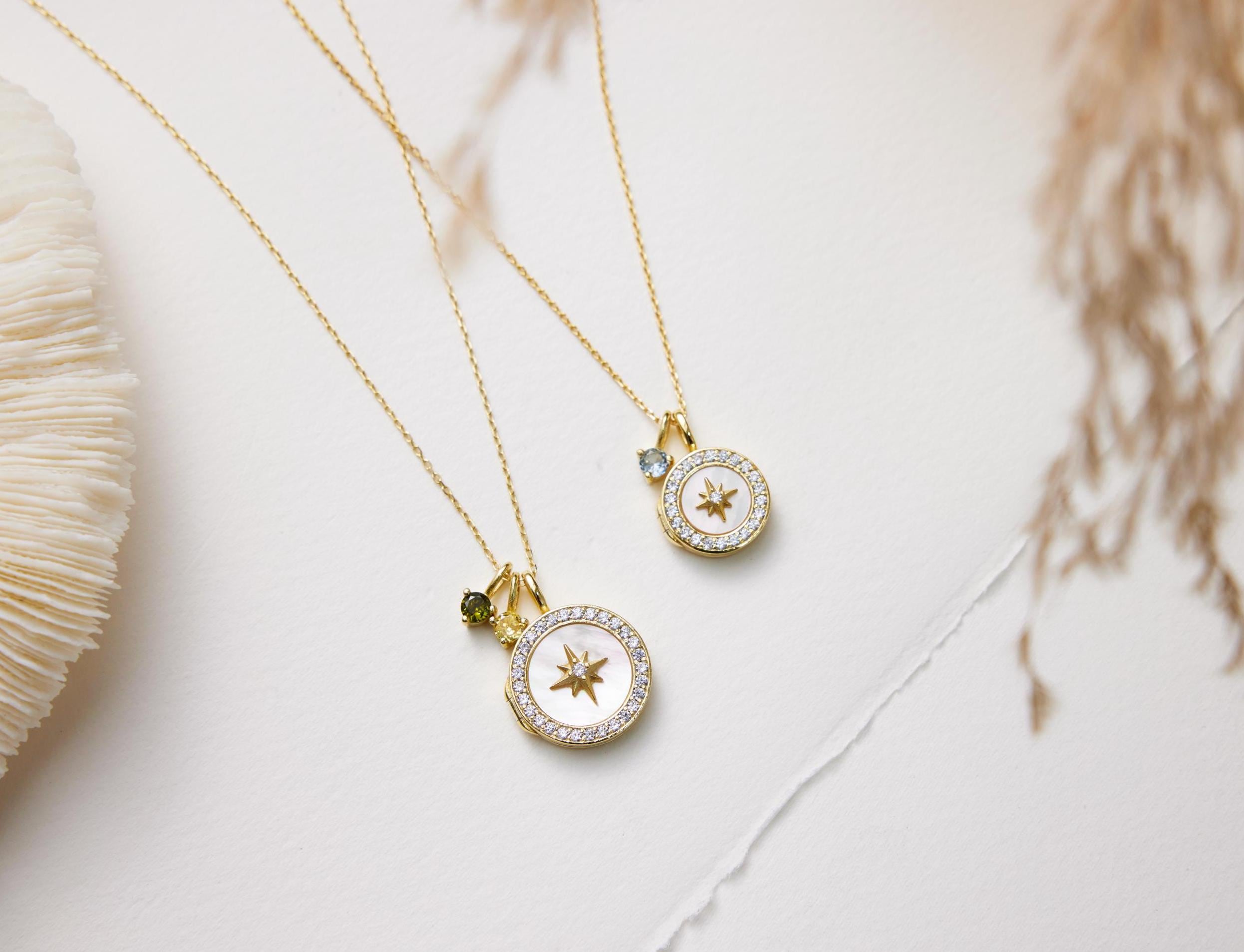 Mother of Pearl Northern Star locket • Wedding Gift • Photo Locket • Engraved Locket • Customized Locket • Gold Locket • Personalized locket
