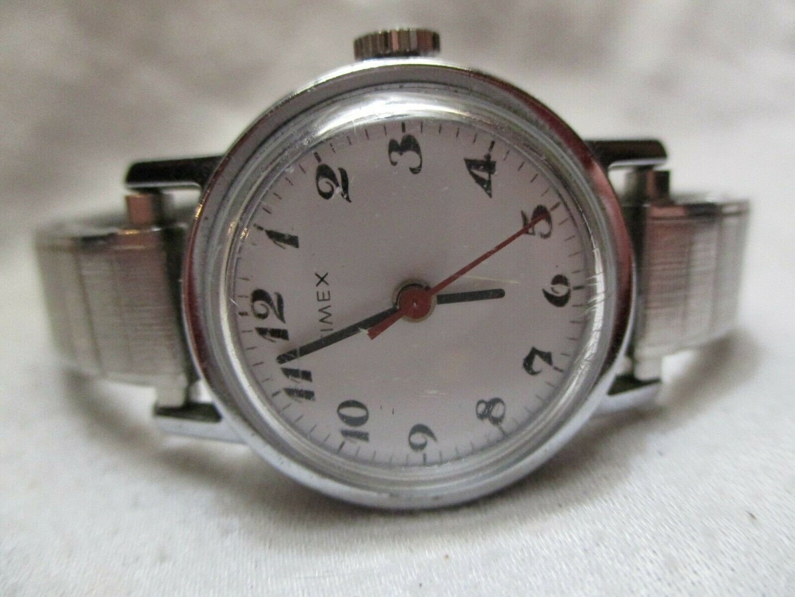 How To Change The Time On A Wind Up Watch at Freddie Forrester blog