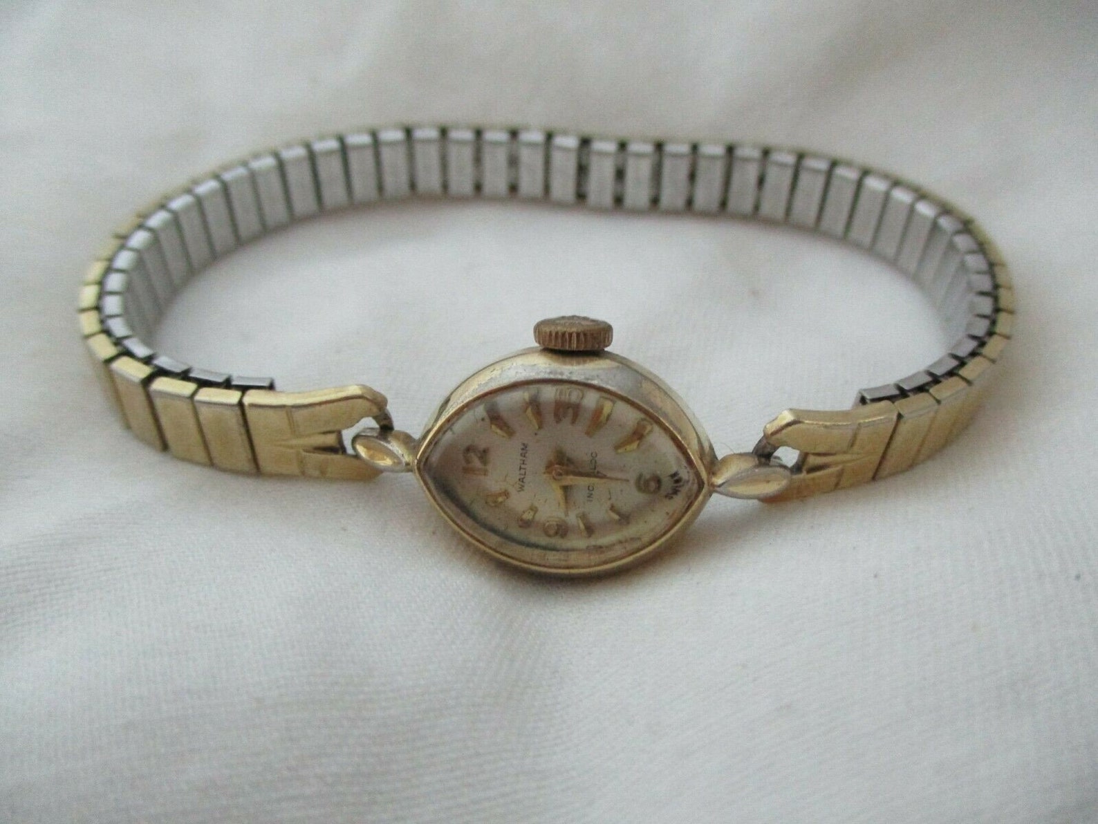 Swiss Waltham Incabloc 17 Jewels Wind Up Watch Vintage Gold Etsy