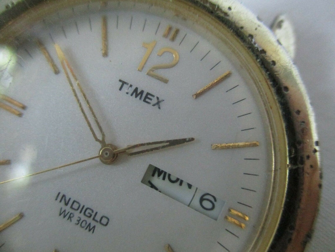 timex indiglo wr 30m battery type