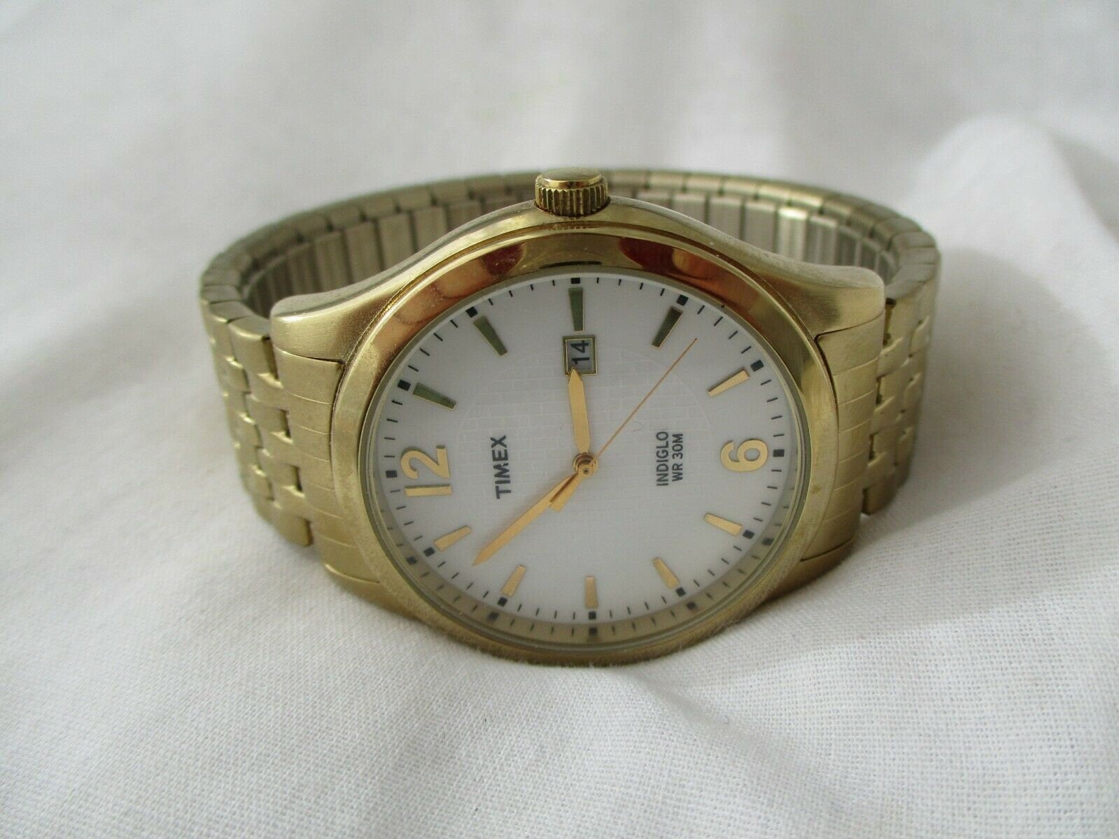 timex indiglo wr 30m battery type