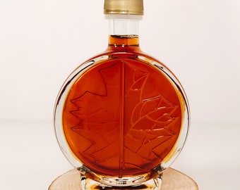 Pure Canadian Maple Syrup in Maple Leaf-Shaped Bottle - Artisanal, Sustainable, Exceptional Quality - Perfect Gift for Events