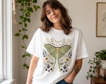 Luna Moth Shirt | Botanical Moth Tee | Celestial Cottagecore T Shirt | Nature Lover Gift | Moon Floral Graphic Tee | Comfort Colors 1717