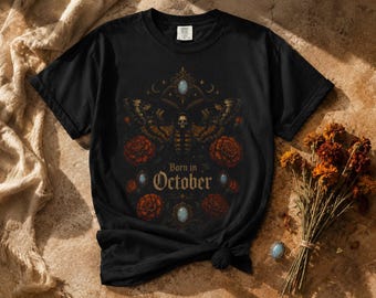 Camiseta "Nascida em Outubro", Camiseta com Flor de Nascimento Calêndula, Camiseta com Mariposa Gótica e Pedra de Nascimento Opala, Presente de Aniversário de Outubro para Ela, Comfort Colors