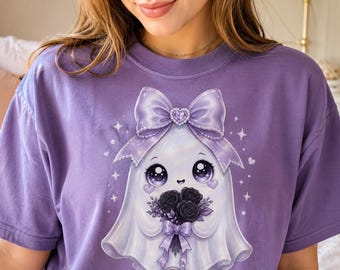 Camiseta Pastel Goth Ghost, linda camiseta de Halloween con fantasma, estampado de ramo de rosas negras, regalo gótico coqueto, top suave de Halloween para chicas, camiseta espeluznante y linda