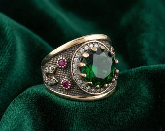 Handmade Emerald Ring in 925 Sterling Silver, Teardrop Green Stone, Gift for Her