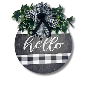 Buffalo Plaid Front Door Hanger – Farmhouse &quot;Hello&quot; Sign with Greenery & Bow – Rustic Porch Decor, Everyday Wreath, Entryway Welcome Sign