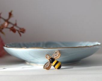 BEE charm, Pendant for Cat Collars, Honey Bee Flying Rhinestone