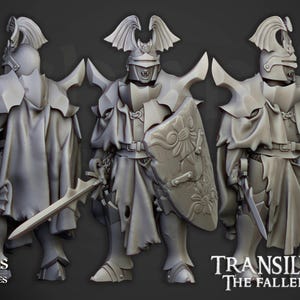 Puede incluir: Un juego de tres tazas de cerámica con un acabado mate moteado. Las tazas son en tonos crema, gris claro y gris oscuro. Cada taza tiene un diseño simple y minimalista, ideal para café o té.