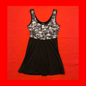 Teenage Runaway Black Skulls Dress L