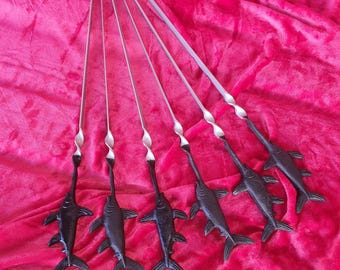 Brocheta de pez espada para barbacoa, forjada a mano