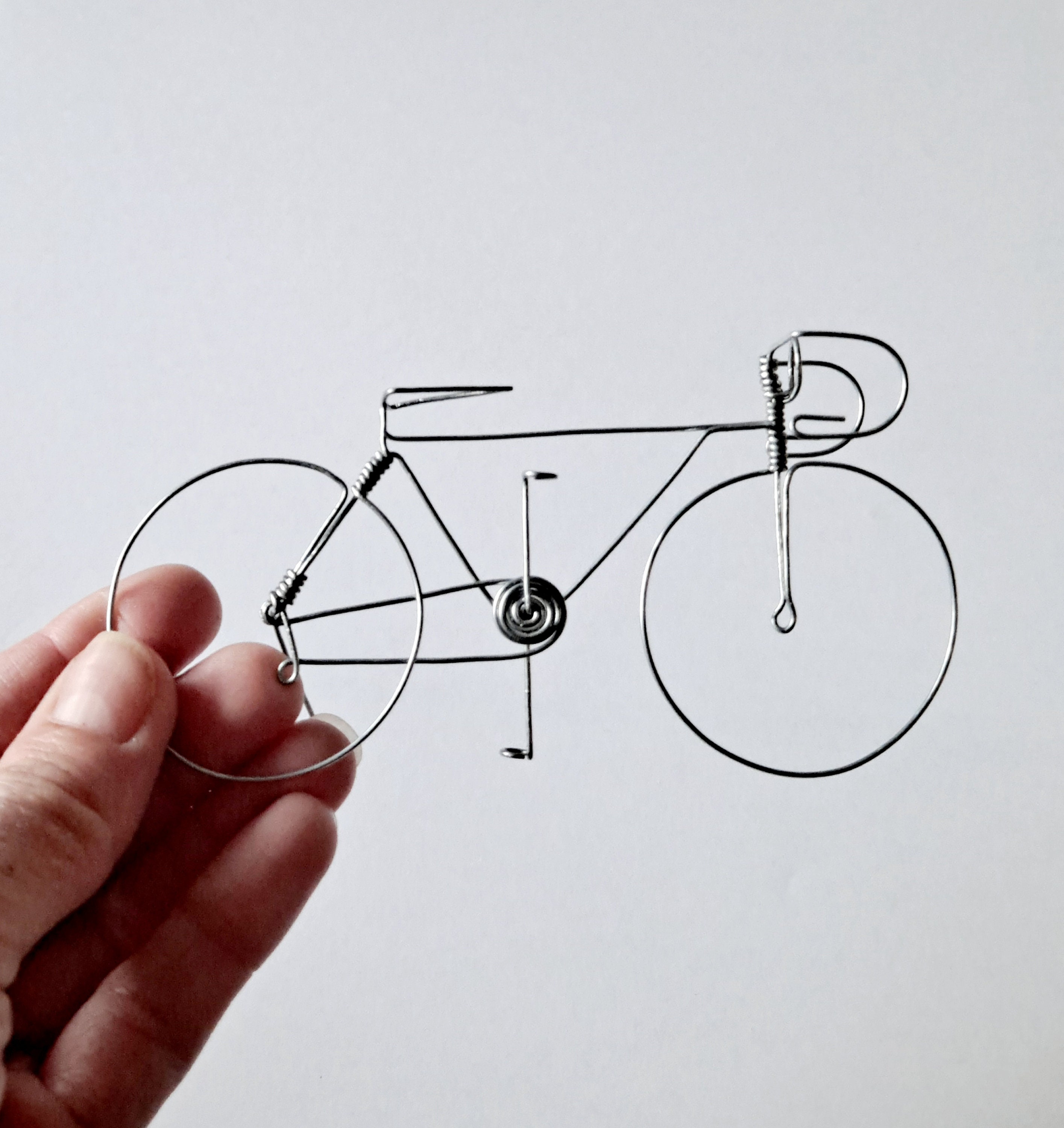 Cyrank Figurine Cycliste, Ornements de vélo en métal Vintage passionné de  vélo Figurine décorations de vélo Miniature pour Enfants : :  Cuisine et Maison