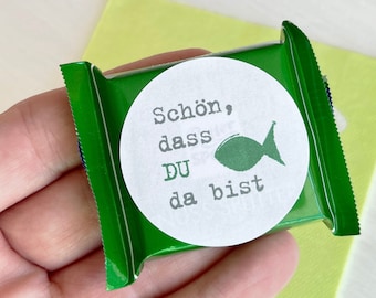 Schön, dass du da bist | 24 Aufkleber ø 4 cm Kommunion Fisch Gastgeschenke Taufe Konfirmation Leuchtturm Tischdekoration deko Anker Schiff