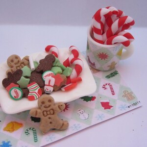 Cup with candy canes & cookies - Christmas / dollhouse miniature polymer clay