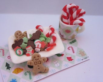 Tasse avec cannes de bonbon et biscuits - Noël / maison de poupée miniature en argile polymère