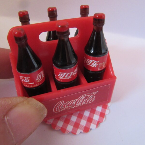 Mini Kiste - 6 Flaschen Cola   - Puppenstube / Fimo / Miniatur