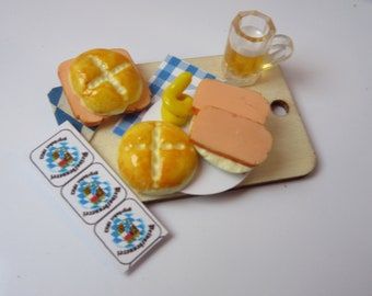 Teller mit Bayrische Leberkäse / Miniatur Puppensube Fimo