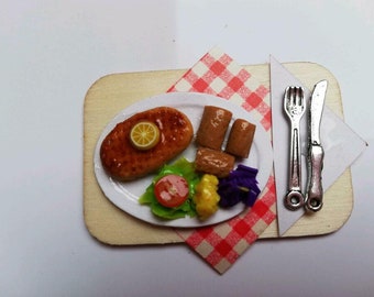 Teller mit Schnitzel & Kroketten ...  /    aus Fimo Miniatur Puppenstube