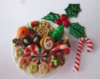 Grande assiette de Noël avec des bonbons / maison de poupée miniature