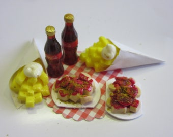 2 x Cürrywurst mit Pommestüte & FL. Cola - Imbiss / Fimo Miniatur
