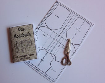 Modebuch mit Schnittmuster   /  Miniatur Puppensube