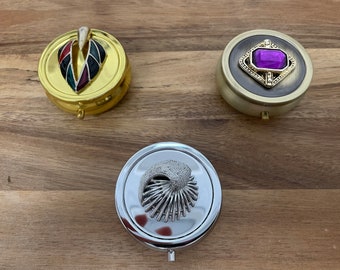 Pastillero vintage con joyas: accesorio para bolso, organizador de medicamentos