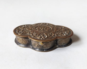 Caja de baratija de latón art nouveau antiguo / joyero / pastillero de bronce / floral / plateado