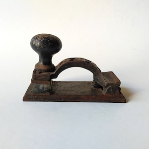 Antiker Stempelprägemaschine / Papierprägemaschine Anwaltskanzlei G D Eystathiou Piräus / Holz und Gusseisensiegel, Press Stamper / Signet / Griechenland