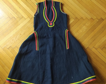 Antik Tracht handgewebtes Wollkleid / handbestickt / Wollstickerei / Nordgriechenland oder Balkan