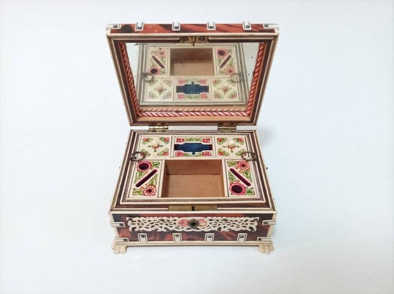 Antique 19th Century Anglo Indian Vizagapatam Sandalwood Jewelry