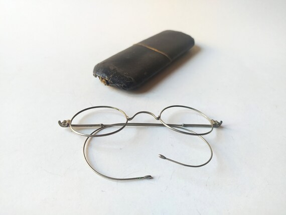 antique eye glasses in original case / wire rims … - image 9