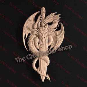 Pode incluir: Uma escultura detalhada em madeira com um dragão enrolado em uma espada. O dragão tem asas e é intrincadamente esculpido. O punho da espada também é detalhado. O texto "The CNC Model Shop" é visível.