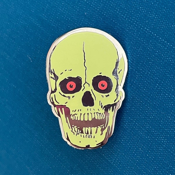 Vintage skull pin, 80’s skull, enamel skull pin, Halloween pin, Beistle skull, skeleton pin, Halloween collectibles, skull, Halloween pin