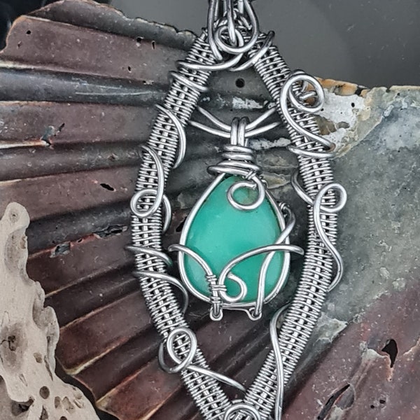 Oval pendant, green chrysoprase in the shape of a drop, in silver stainless steel, art deco pendant, green stone pendant