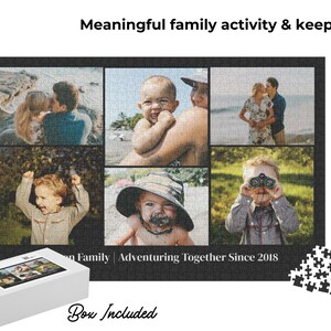 K&ouml;nnte beinhalten: Ein rechteckiges Puzzle mit einer Collage aus f&uuml;nf Familienfotos, mit dem Text "Meaningful family activity & keepsake." oben und "[Name] Family | Adventuring Together Since 2018" unten, begleitet von einer wei&szlig;en Schachtel.