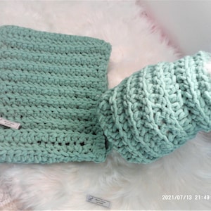 Infinity Scarf et Chapeau faits à la main ensemble d’hiver pour femmes.