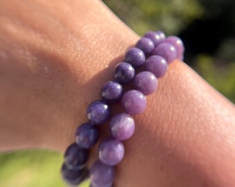 Preciosa pulsera de lepidolita oscura de 9 mm o 8,5 mm de ancho