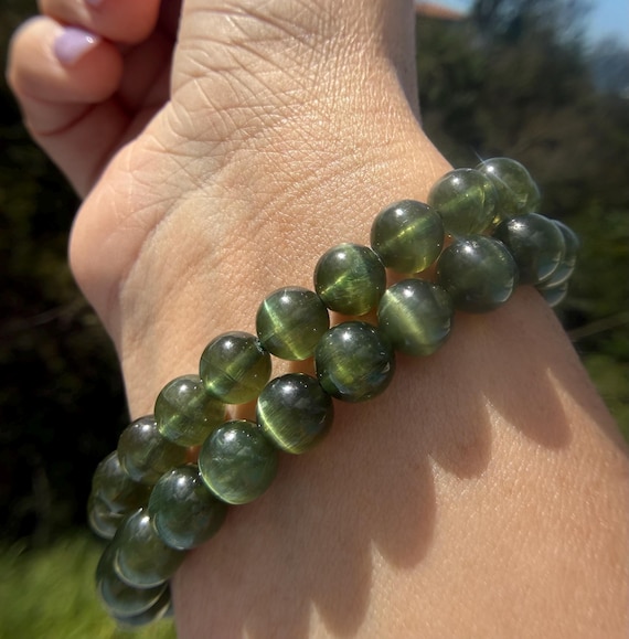 Ultra High Quality, Gem Grade Flashy Green Kunzite Bracelet 9mm or 8mm beads