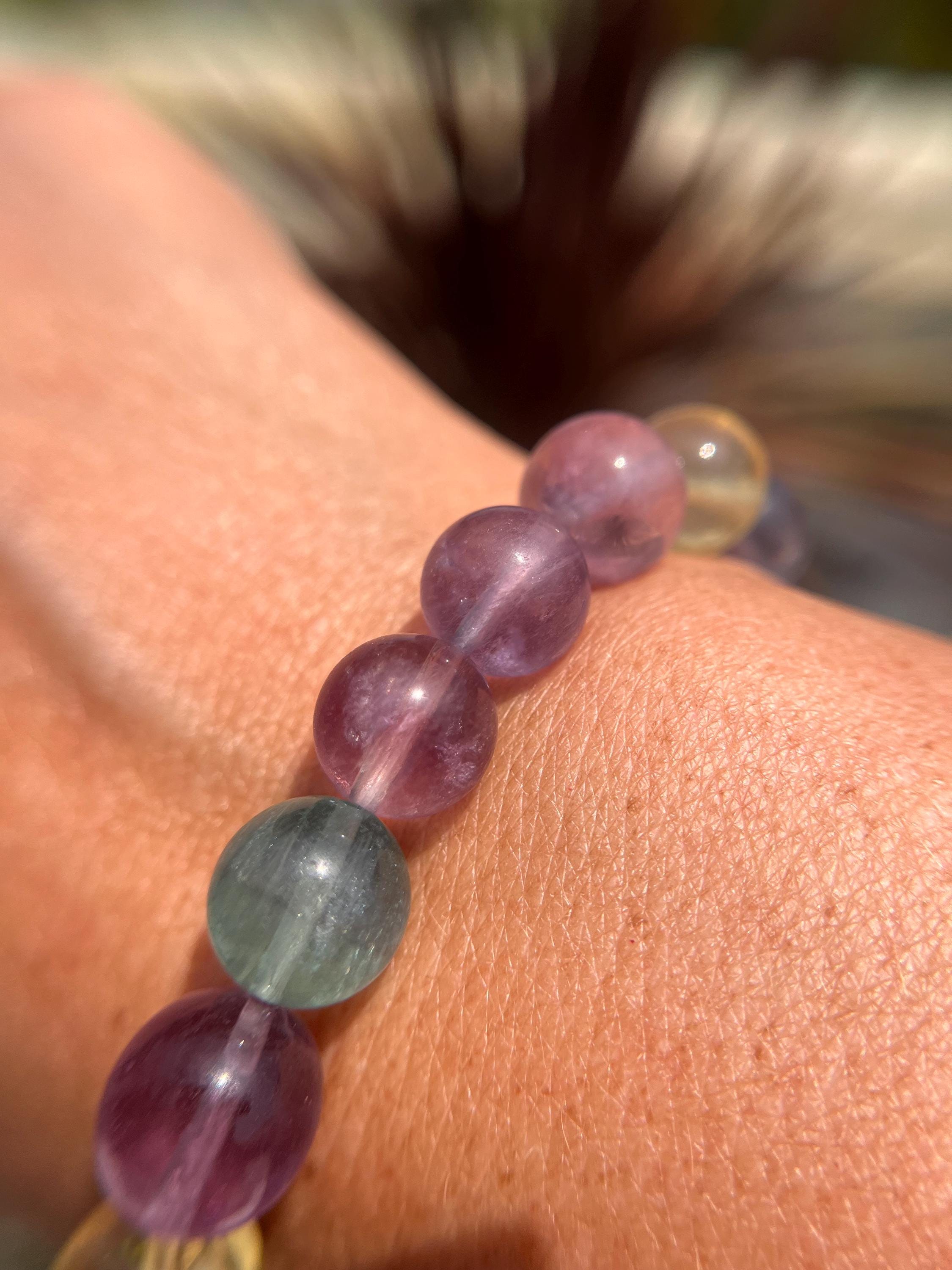 高品質のミックスカラーキャンディフローライトブレスレット、10.5 mm