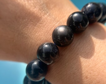 Pulseira de iolita preta rara e chamativa, azul-escuro e preta de altíssima qualidade, contas de 12,5 mm