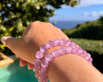 Ultra High Quality, Transparent Lilac Purple Kunzite Bracelet 6mm or 8mm beads