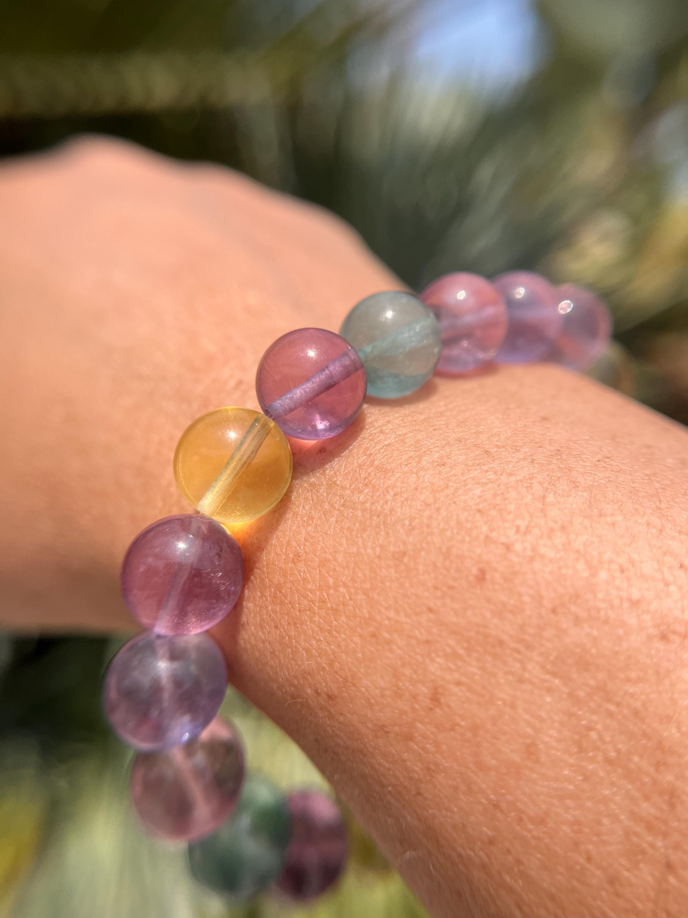 高品質のミックスカラーキャンディフローライトブレスレット、10.5 mm