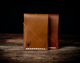 Minimalist wallet / Full grain vegetable tanned leather / Handmade & hand stitched