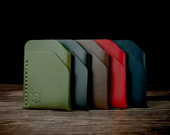 Minimalist card holder / Vegetable tanned full grain leather / Hand made & hand stitched / Large choice of colors (Thread and Leather)