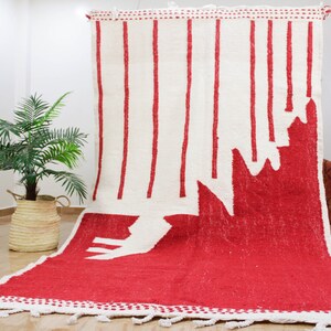 Handgemaakt Marokkaans Zanafi-tapijt: rood en wit wollen tapijt 4,85 x 8,75 ft