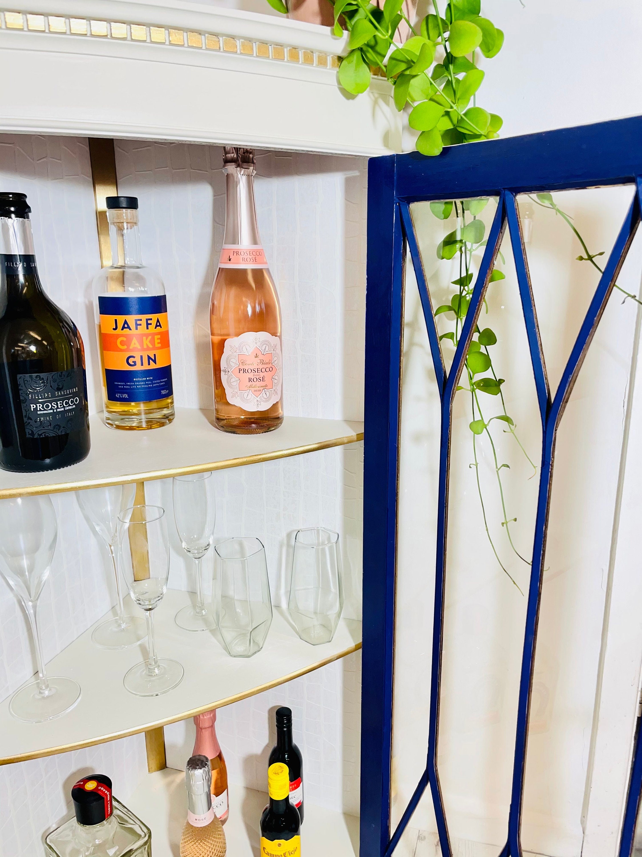 Corner Display Drinks Etsy