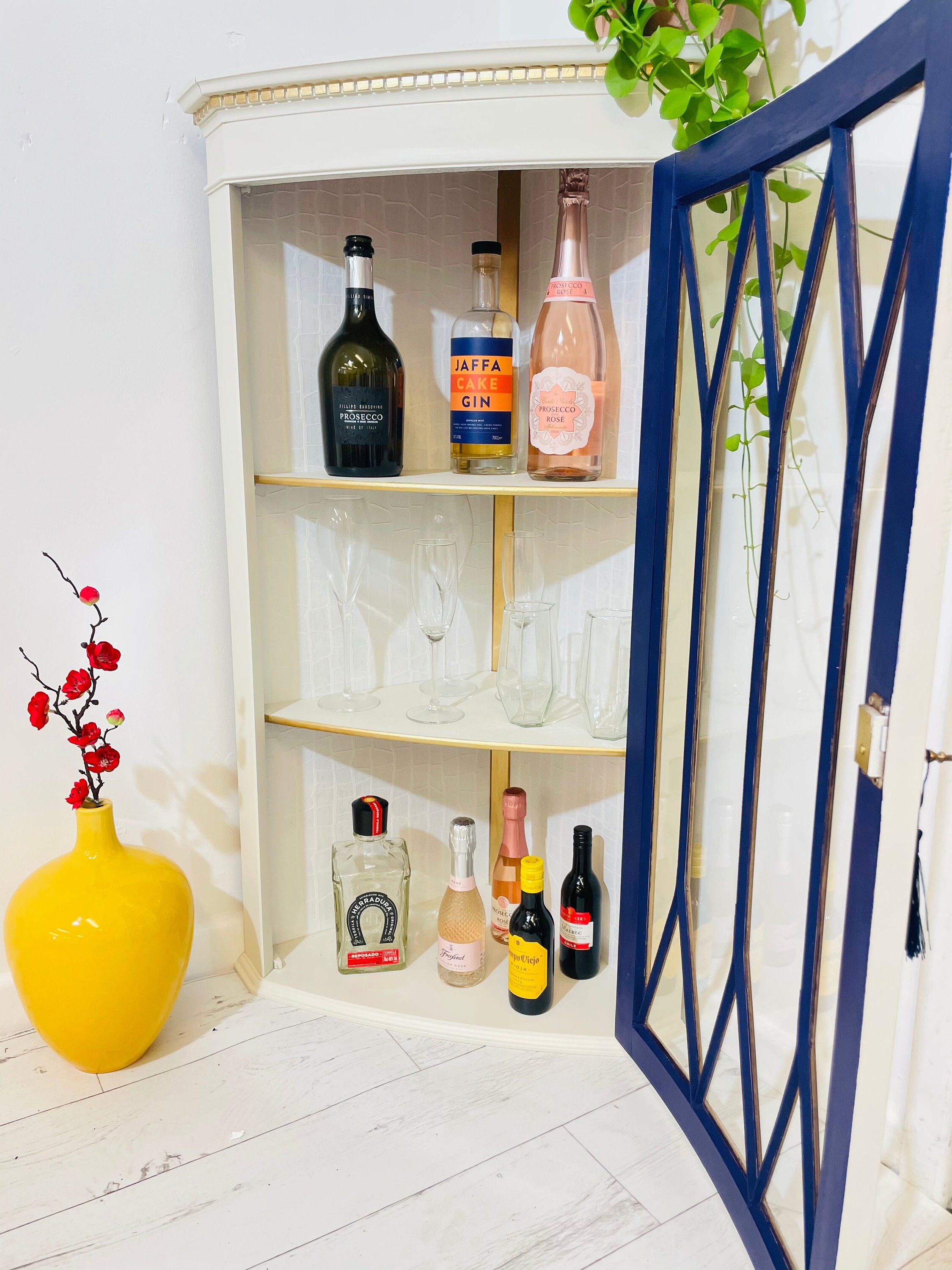 Corner Display Drinks Etsy