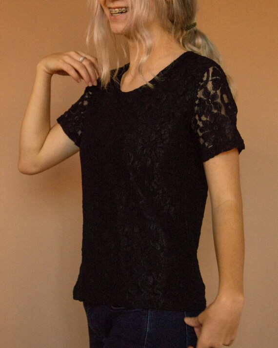 90s Lace Baby Tee - image 9