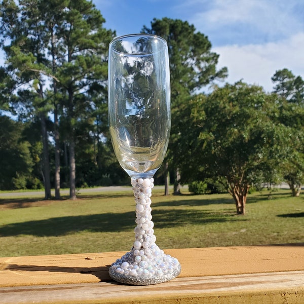 Pearl Champagne Flutes|Custom bling/glitter Flutes|Celebration glasses|Wedding|Birthday|Valentines Day|Girls Weekend Glasses|Gifts
