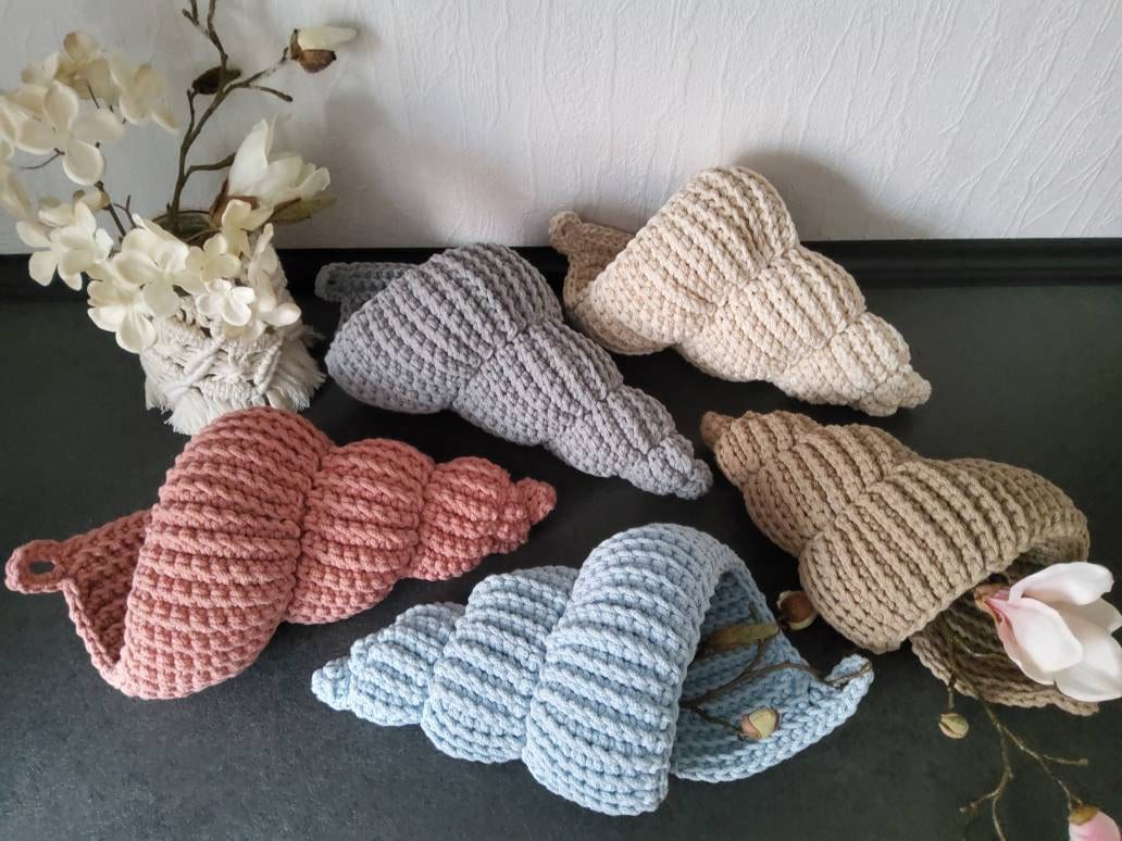 Muschel | Muschelkorb | Spiralmuschel | Häkelschale | gehäkelter Korb | maritime Deko | Boho | Homedecor | Meer |Strand | Dekoration